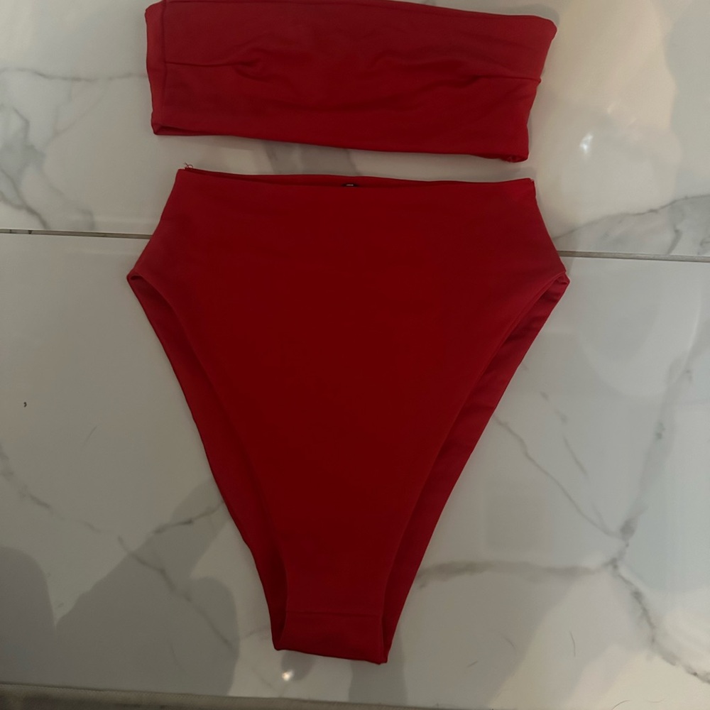 PrettyLittleThing Red Bikini Set - Picture 2 of 2
